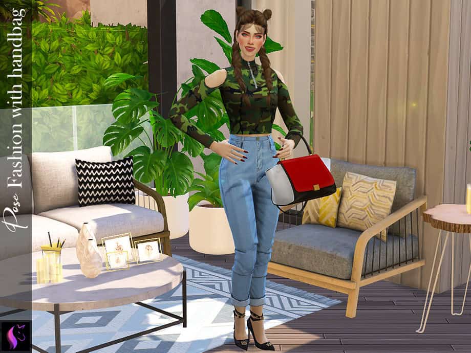 Pose – Fashion With Handbag